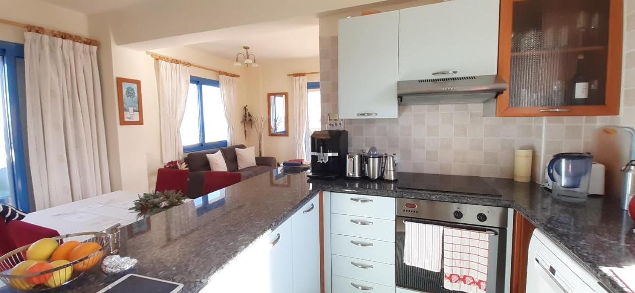 Penthouse Direkt Am Meer Полис Екстериор снимка