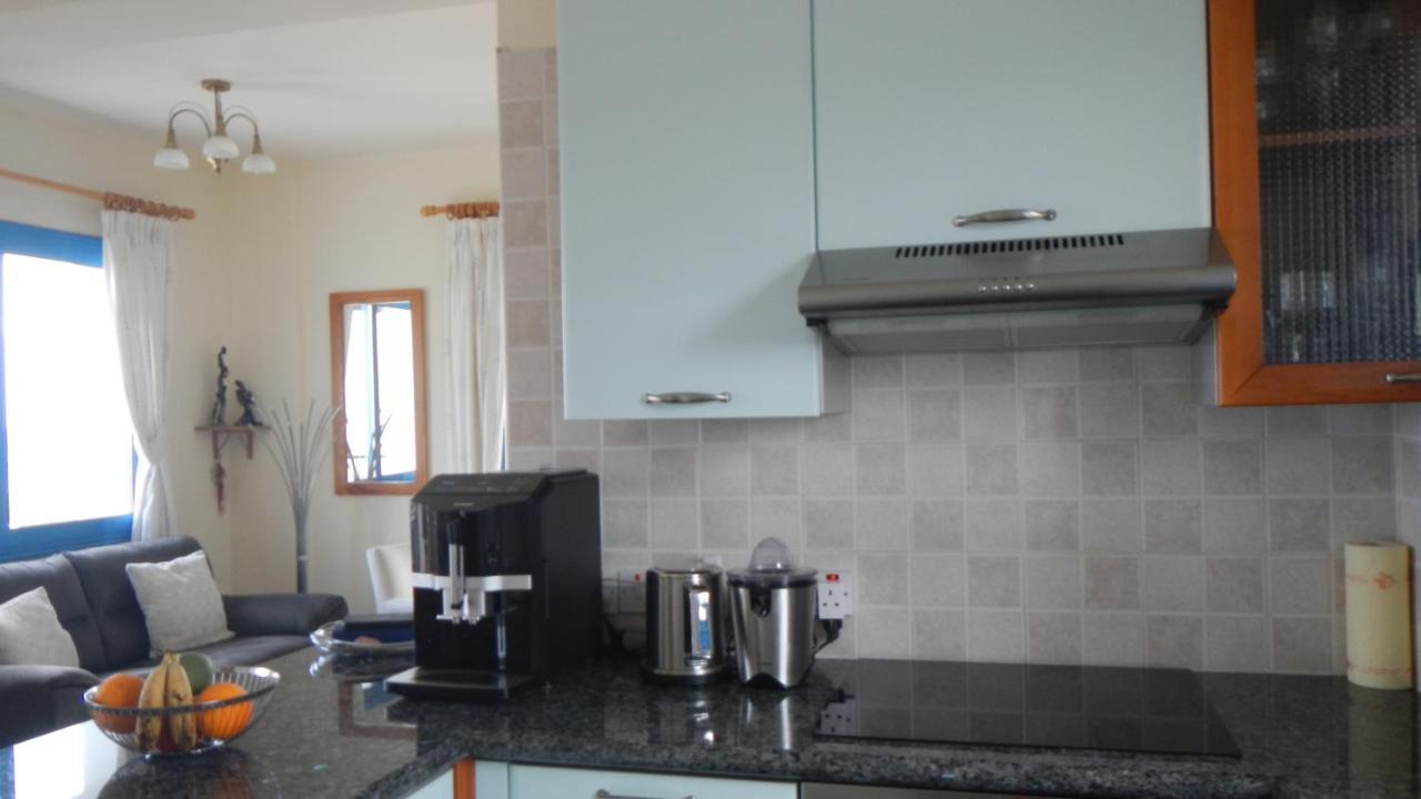 Penthouse Direkt Am Meer Полис Екстериор снимка