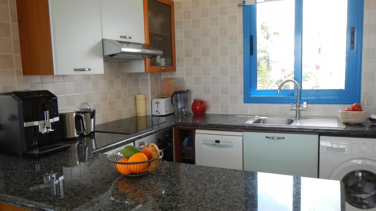 Penthouse Direkt Am Meer Полис Екстериор снимка